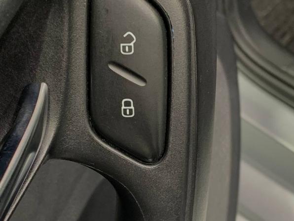 Volkswagen Polo V с пробегом 2015 года, цена 1 349 900 рублей, 132240 км, седан, Автокод Объявления