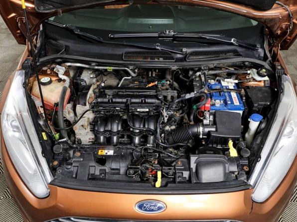 Ford Fiesta Mk6 Рестайлинг с пробегом 2015 года, цена 555 555 рублей, 301611 км, седан, Автокод Объявления