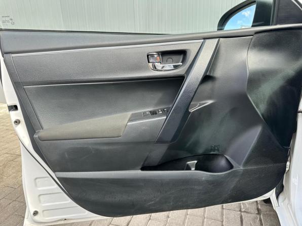 Toyota Corolla XI (E160 E170 E180) с пробегом 2013 года, цена 1 640 000 рублей, 69572 км, седан, Автокод Объявления