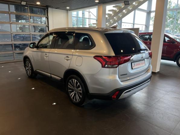 Mitsubishi Outlander III Рестайлинг 3 с пробегом 2019 года, цена 2 499 000 рублей, 67624 км, внедорожник, Автокод Объявления