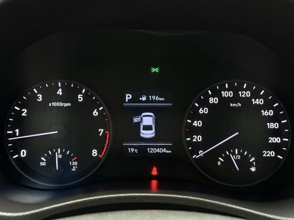 Hyundai Solaris II с пробегом 2017 года, цена 1 349 000 рублей, 120404 км, седан, Автокод Объявления