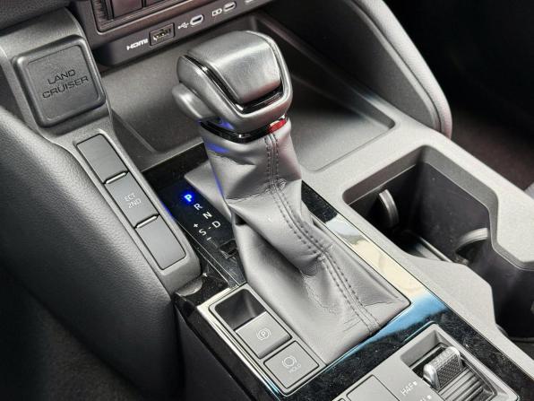 Toyota Land Cruiser Prado 250 Series с пробегом 2024 года, цена 8 140 000 рублей, 10846 км, внедорожник, Автокод Объявления