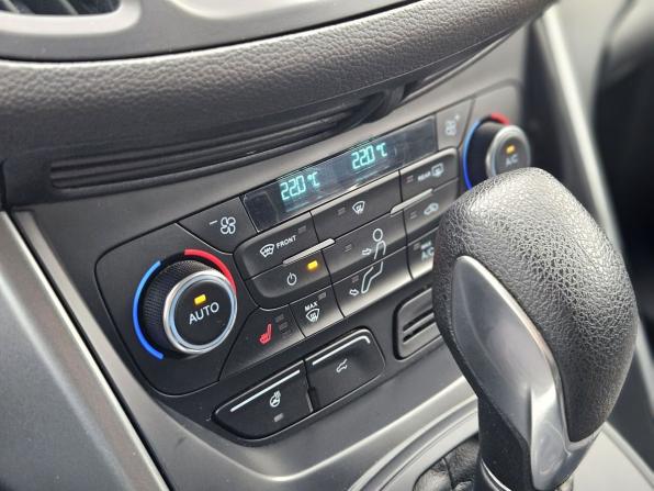 Ford Kuga II Рестайлинг с пробегом 2016 года, цена 1 460 000 рублей, 121353 км, внедорожник, Автокод Объявления