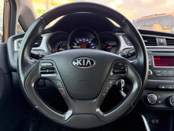 Kia Ceed II Рестайлинг с пробегом 2016 года, цена 1 200 000 рублей, 211000 км, хэтчбек, Автокод Объявления