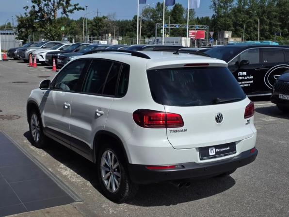 Volkswagen Tiguan I Рестайлинг с пробегом 2015 года, цена 1 000 000 рублей, 244868 км, внедорожник, Автокод Объявления