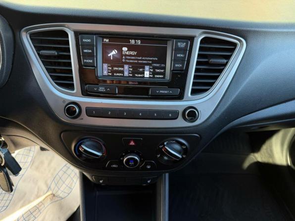 Hyundai Solaris II Рестайлинг с пробегом 2020 года, цена 990 000 рублей, 199815 км, седан, Автокод Объявления