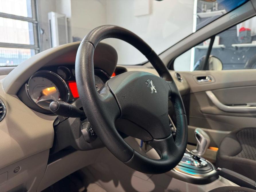 Peugeot 308 I Москва  - изображение 13