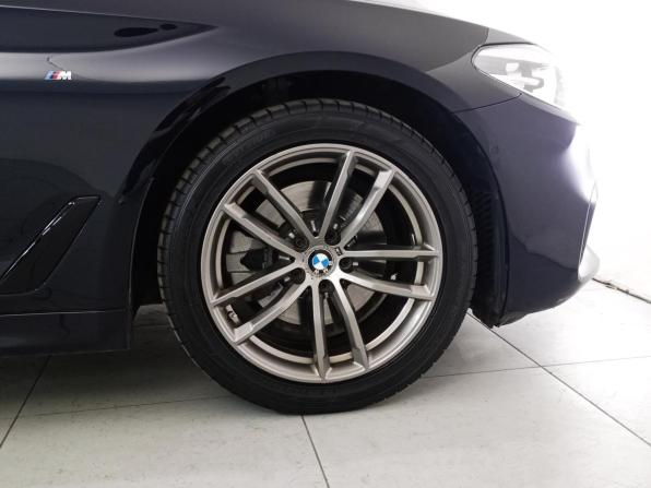 BMW 5 серии VII (G30/G31/G38) с пробегом 2018 года, цена 3 074 000 рублей, 211839 км, седан, Автокод Объявления