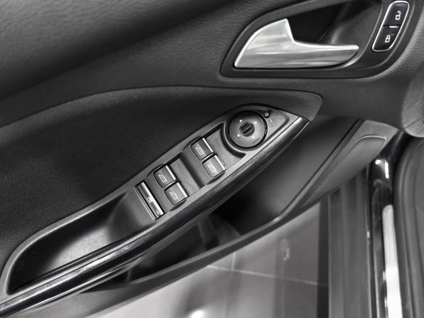 Ford Focus III Рестайлинг с пробегом 2017 года, цена 1 295 000 рублей, 127669 км, седан, Автокод Объявления