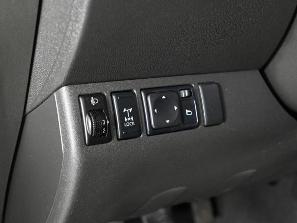 Nissan Navara (Frontier) III (D40) Рестайлинг с пробегом 2013 года, цена 1 730 000 рублей, 270198 км, пикап, Автокод Объявления