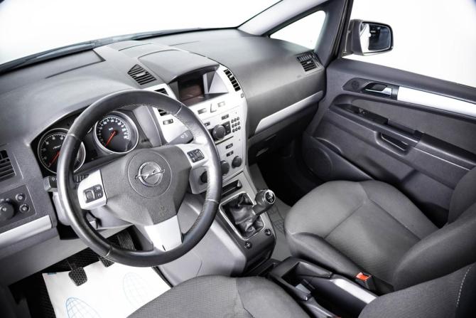 Opel Zafira B Рестайлинг с пробегом 2012 года, цена 679 000 рублей, 360000 км, компактвэн, Автокод Объявления