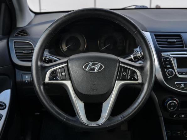 Hyundai Solaris I Рестайлинг с пробегом 2016 года, цена 1 030 000 рублей, 139456 км, седан, Автокод Объявления