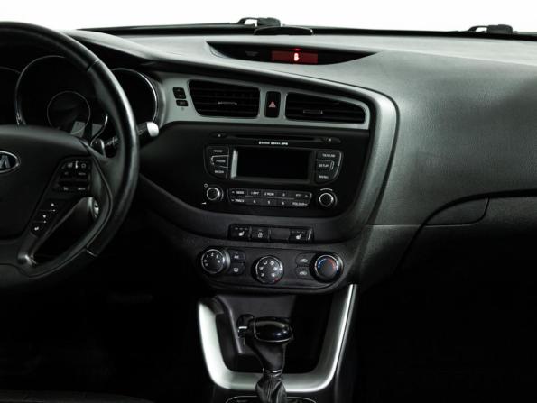 Kia Ceed II Рестайлинг с пробегом 2015 года, цена 1 269 700 рублей, 159632 км, хэтчбек, Автокод Объявления