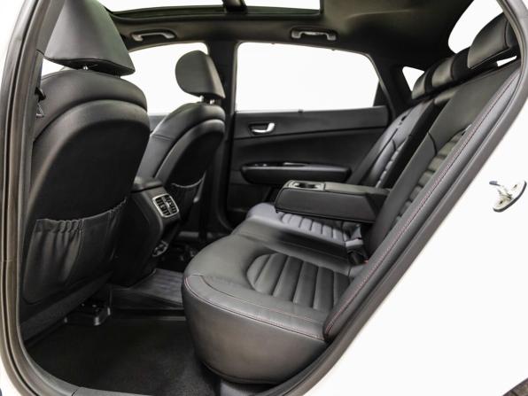 Kia Optima IV Рестайлинг с пробегом 2018 года, цена 1 918 000 рублей, 161489 км, седан, Автокод Объявления