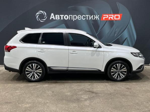 Mitsubishi Outlander III Рестайлинг 3 с пробегом 2020 года, цена 2 100 000 рублей, 85372 км, внедорожник, Автокод Объявления