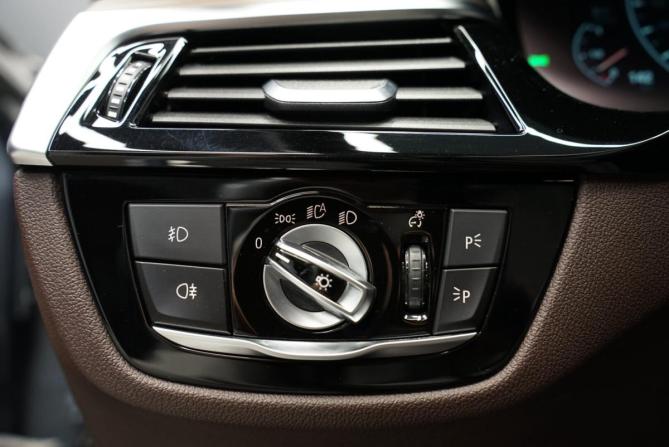 BMW 5 серии VII (G30/G31/G38) с пробегом 2019 года, цена 4 690 000 рублей, 150000 км, седан, Автокод Объявления