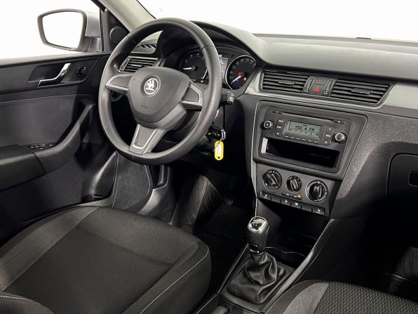 Skoda Rapid I с пробегом 2014 года, цена 1 230 000 рублей, 64793 км, лифтбек, Автокод Объявления