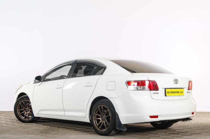 Toyota Avensis III Рестайлинг с пробегом 2011 года, цена 999 000 рублей, 325100 км, седан, Автокод Объявления