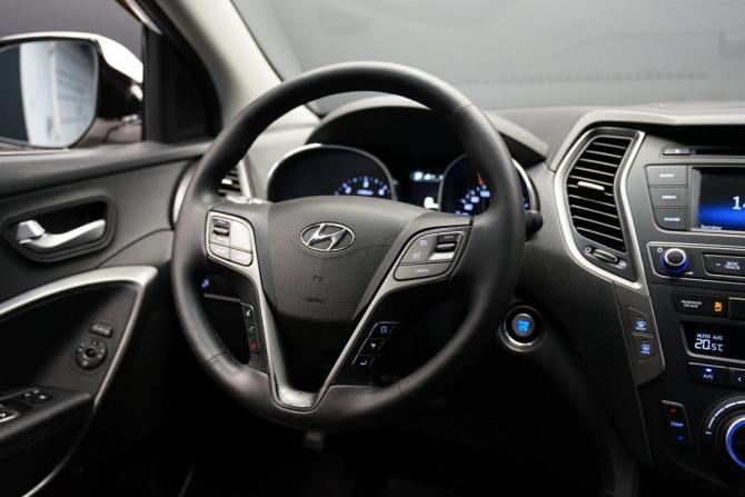 Hyundai Santa Fe III Рестайлинг с пробегом 2017 года, цена 2 794 000 рублей, 124000 км, внедорожник, Автокод Объявления