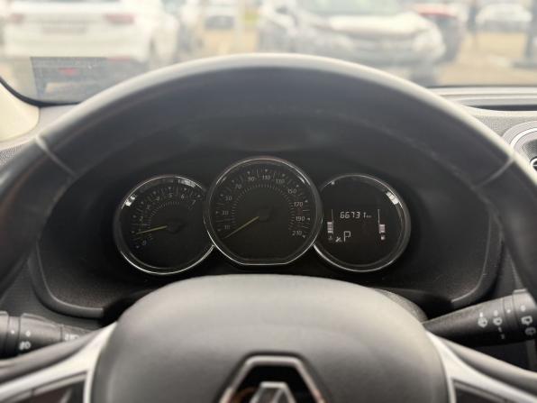 Renault Sandero II Рестайлинг с пробегом 2019 года, цена 1 195 000 рублей, 62000 км, хэтчбек, Автокод Объявления
