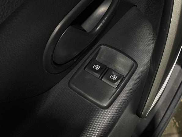 Renault Logan II Рестайлинг с пробегом 2020 года, цена 950 000 рублей, 73133 км, седан, Автокод Объявления