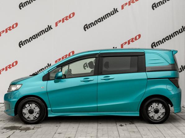 Honda Freed I с пробегом 2010 года, цена 920 000 рублей, 181882 км, компактвэн, Автокод Объявления
