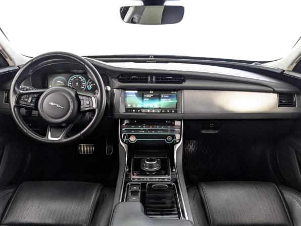 Jaguar XF II с пробегом 2019 года, цена 2 820 000 рублей, 130710 км, седан, Автокод Объявления