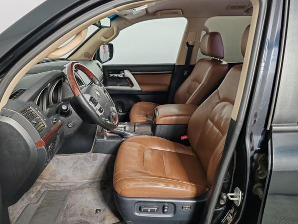 Toyota Land Cruiser 200 Series Рестайлинг 1 с пробегом 2015 года, цена 4 049 000 рублей, 204526 км, внедорожник, Автокод Объявления
