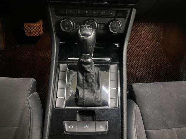Skoda Superb III с пробегом 2016 года, цена 1 499 000 рублей, 169758 км, лифтбек, Автокод Объявления