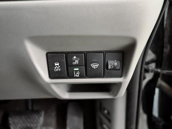 Honda Stepwgn V с пробегом 2015 года, цена 1 550 000 рублей, 305174 км, минивэн, Автокод Объявления