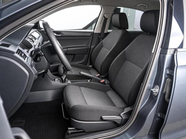 Skoda Rapid I с пробегом 2016 года, цена 1 099 000 рублей, 111130 км, лифтбек, Автокод Объявления