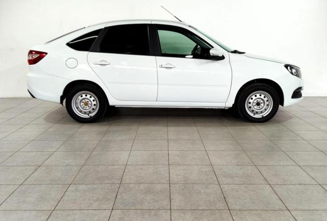 Lada (ВАЗ) Granta I Рестайлинг с пробегом 2024 года, цена 900 000 рублей, 60634 км, лифтбек, Автокод Объявления