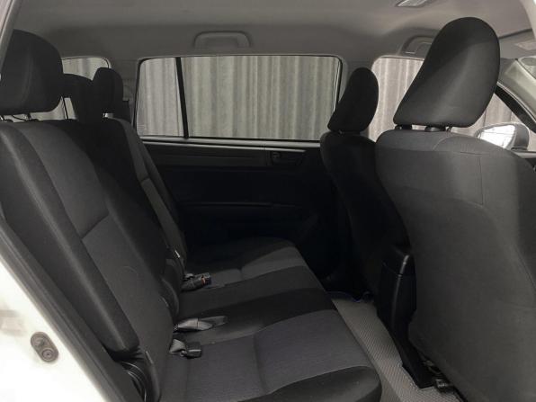 Toyota Corolla XI (E160 E170) Рестайлинг 2 с пробегом 2019 года, цена 1 270 000 рублей, 64800 км, универсал, Автокод Объявления