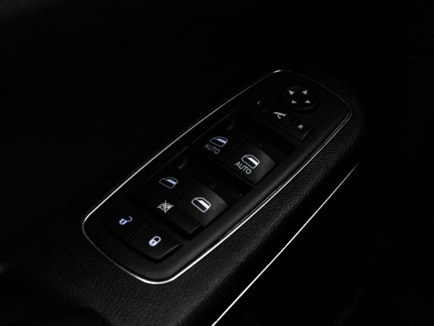Chrysler 300C II Санкт-Петербург  - изображение 21