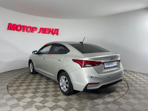 Hyundai Solaris II с пробегом 2018 года, цена 1 370 000 рублей, 71754 км, седан, Автокод Объявления