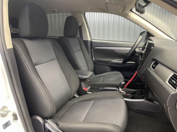 Mitsubishi Outlander III Рестайлинг 2 с пробегом 2017 года, цена 1 447 000 рублей, 270002 км, внедорожник, Автокод Объявления