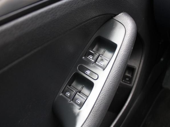Volkswagen Jetta VI Рестайлинг с пробегом 2014 года, цена 1 019 000 рублей, 176279 км, седан, Автокод Объявления