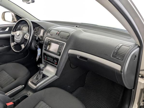 Skoda Octavia II (A5) Рестайлинг с пробегом 2012 года, цена 1 000 000 рублей, 125854 км, универсал, Автокод Объявления