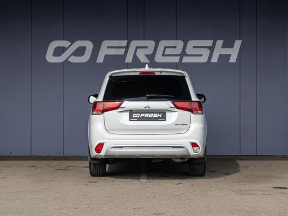 Mitsubishi Outlander III Рестайлинг 3 с пробегом 2022 года, цена 2 550 000 рублей, 31685 км, внедорожник, Автокод Объявления