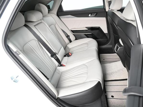 Kia K5 III Рестайлинг с пробегом 2025 года, цена 4 539 000 рублей, 9044 км, седан, Автокод Объявления