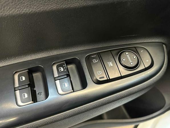 Kia Rio IV Рестайлинг с пробегом 2021 года, цена 1 558 000 рублей, 111141 км, хэтчбек, Автокод Объявления