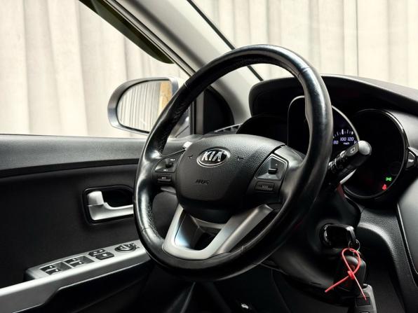 Kia Rio III с пробегом 2014 года, цена 1 049 000 рублей, 71600 км, хэтчбек, Автокод Объявления