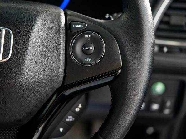 Honda Vezel I с пробегом 2014 года, цена 1 495 000 рублей, 135982 км, внедорожник, Автокод Объявления