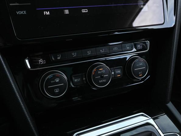 Volkswagen Passat B8 с пробегом 2017 года, цена 1 999 000 рублей, 127826 км, седан, Автокод Объявления