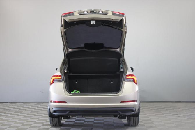 Skoda Rapid II с пробегом 2021 года, цена 1 749 000 рублей, 59284 км, лифтбек, Автокод Объявления
