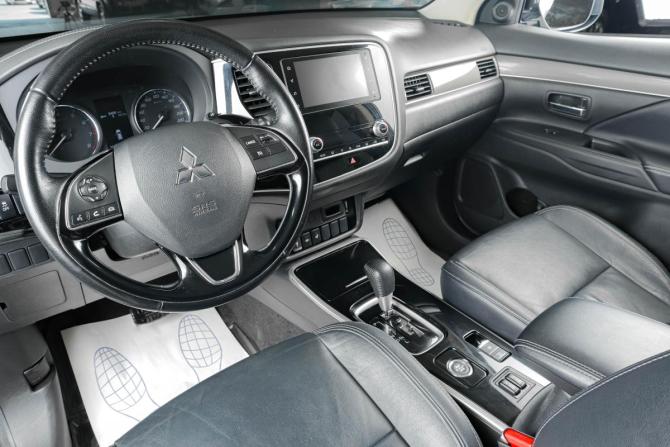 Mitsubishi Outlander III Рестайлинг 3 с пробегом 2020 года, цена 2 359 000 рублей, 158413 км, внедорожник, Автокод Объявления