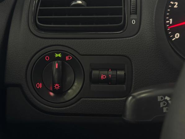 Volkswagen Polo V с пробегом 2013 года, цена 820 000 рублей, 122817 км, седан, Автокод Объявления