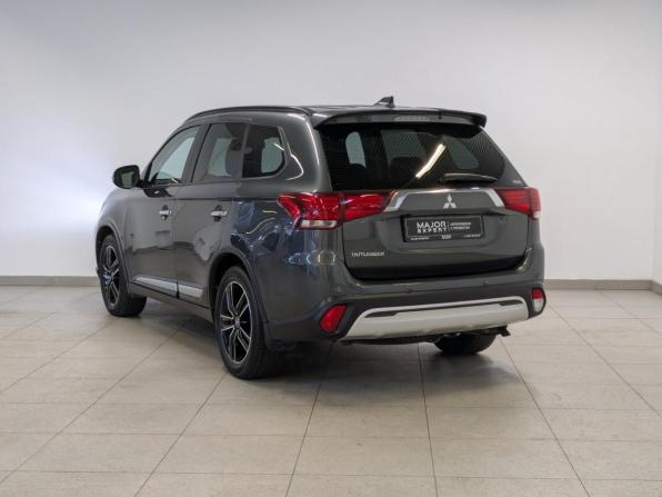 Mitsubishi Outlander III Рестайлинг 3 с пробегом 2022 года, цена 2 795 000 рублей, 65823 км, внедорожник, Автокод Объявления