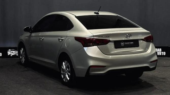 Hyundai Solaris II с пробегом 2019 года, цена 1 291 000 рублей, 133000 км, седан, Автокод Объявления