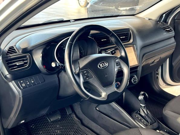 Kia Rio III Рестайлинг с пробегом 2015 года, цена 1 230 000 рублей, 103642 км, седан, Автокод Объявления